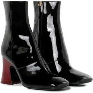 Chloë Janis Patent Leather Boots - New, dustbag included.